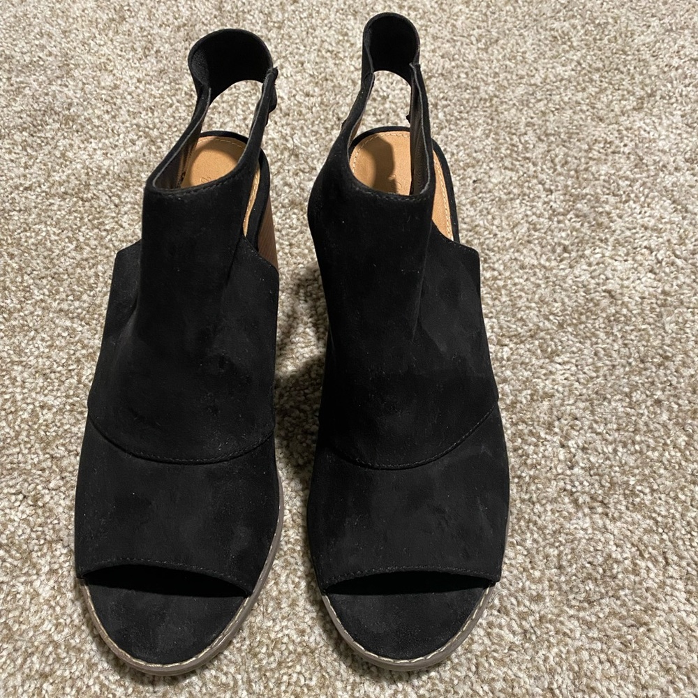 Black heels